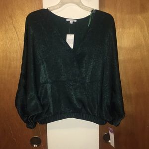 💚NWT City Vibe Green Blouse